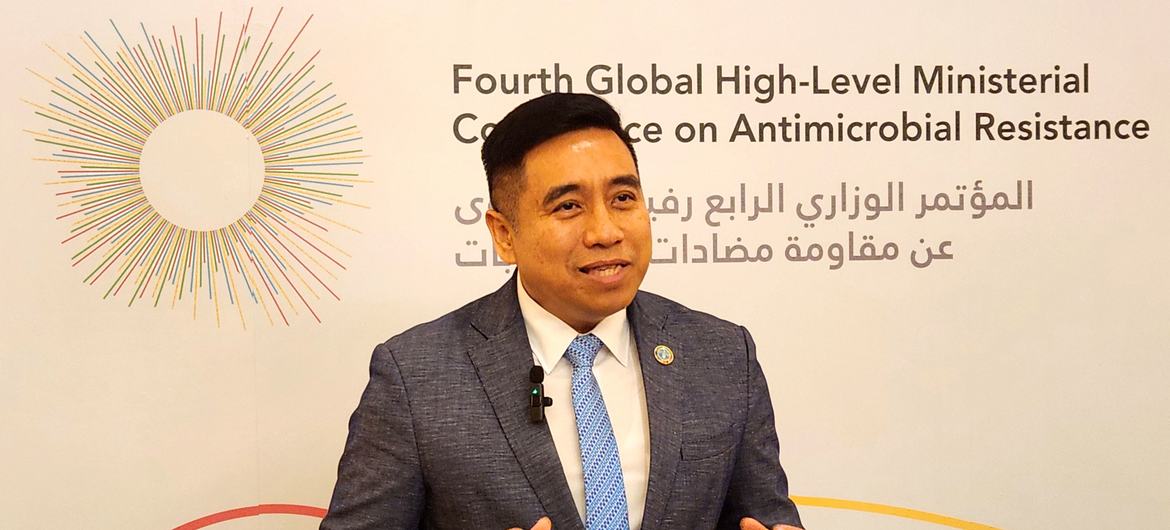 Mr. Thanawat Tiesin , FAO Director of the Animal Production and Health Division, and Chief Veterinarian speaks to UN News at the Fourth Global High-Level Ministerial Conference on AMR. Mr. Thanawat Tiesin , FAO Director of the Animal Production and Health Division, and Chief Veterinarian speaks to UN News at the Fourth Global High-Level Ministerial Conference on AMR.