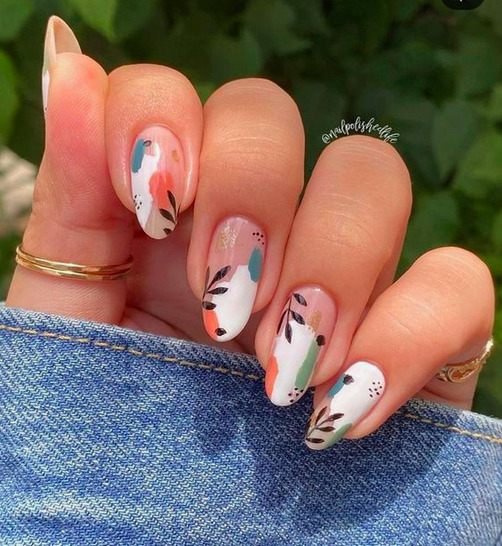 Nail Art That Tells a Story: From Disney Dreams to Autumn Elegance
