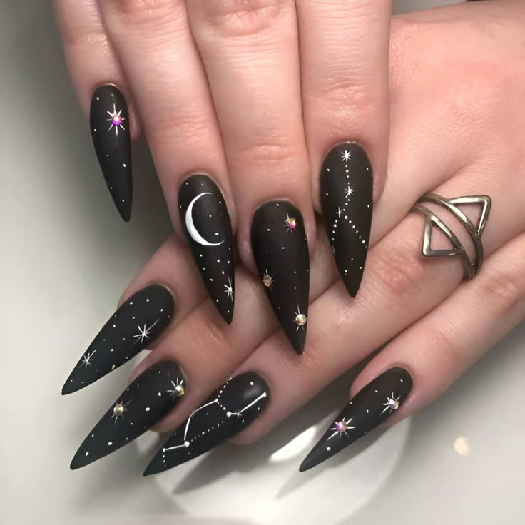 Nail Art for Every Mood: From Cozy Christmas to Gothic Glam