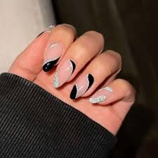 Mapped Nail Art Inspiration: Pink, White, Black &amp; Silver for Every Mood and Canvas